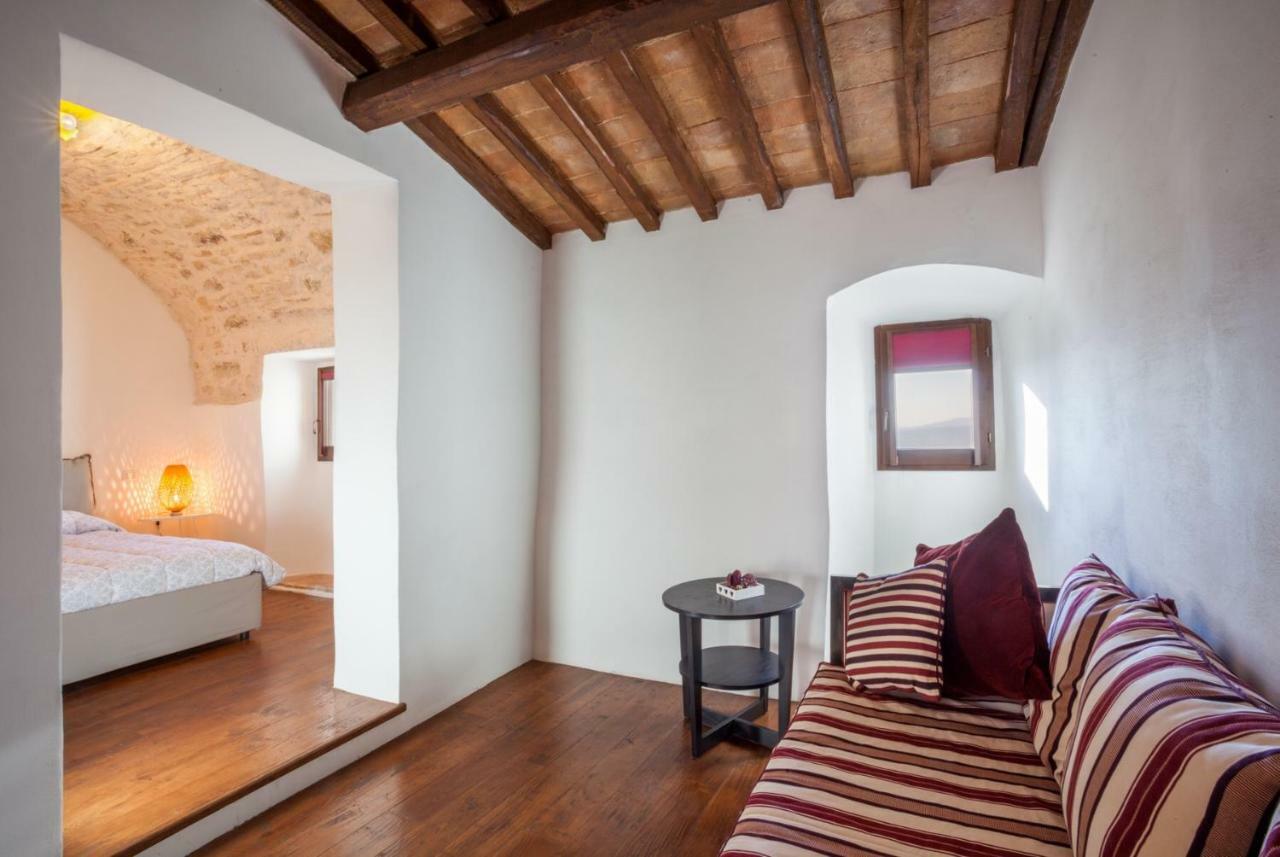 Il Castello Di Campello Aparthotel Campello sul Clitunno Εξωτερικό φωτογραφία