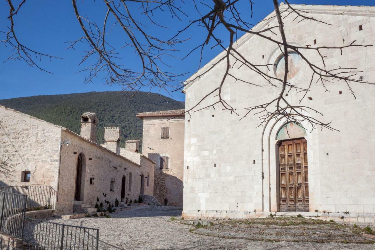 Il Castello Di Campello Aparthotel Campello sul Clitunno Εξωτερικό φωτογραφία