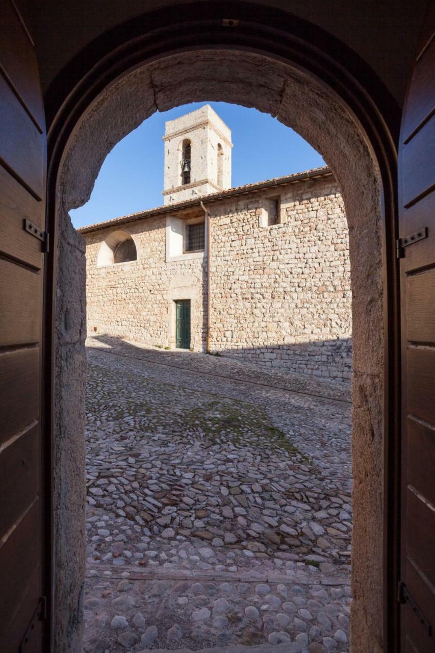 Il Castello Di Campello Aparthotel Campello sul Clitunno Εξωτερικό φωτογραφία